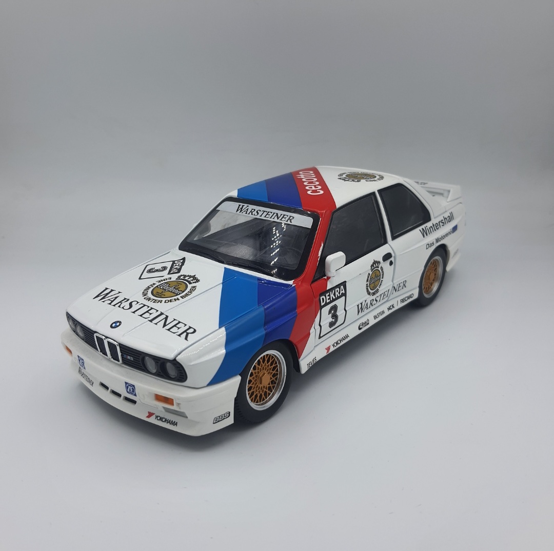 ماکت فلزی bmw کلاسیک اسپرت